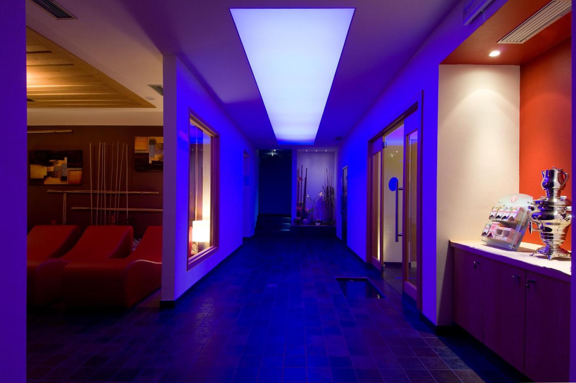 Family Hotel Serena Андало Экстерьер фото