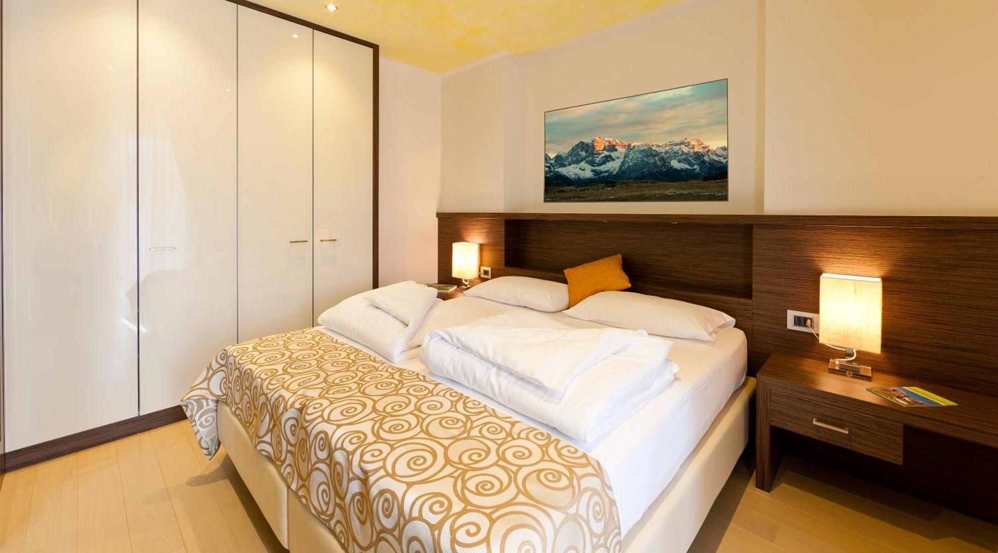 Family Hotel Serena Андало Экстерьер фото