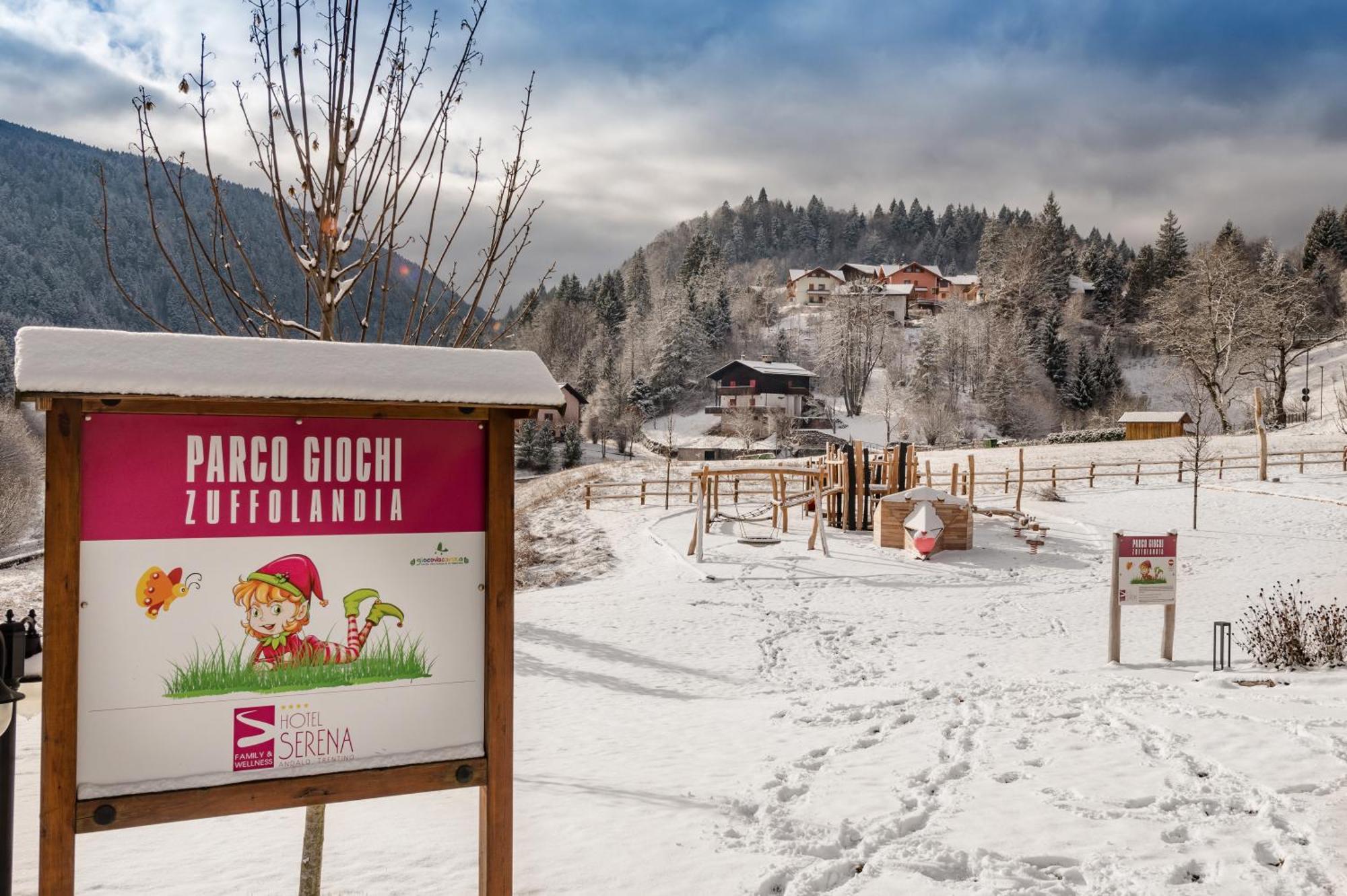 Family Hotel Serena Андало Экстерьер фото